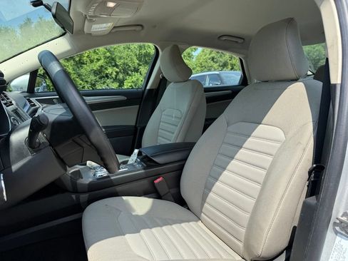 Used 2018 Ford Fusion S FWD image 9