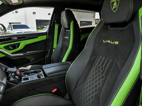 Used 2024 Lamborghini Urus S AWD/4WD image 27