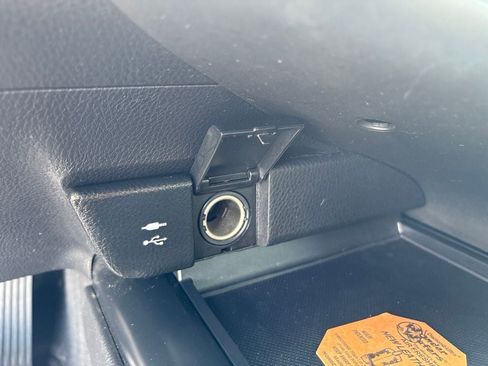 Used 2018 Toyota Camry SE FWD image 23