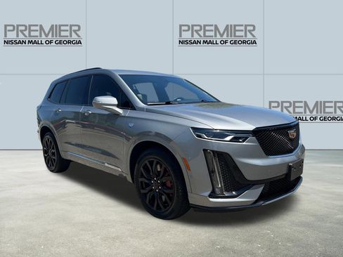 Used 2023 Cadillac XT6 Sport w/ Technology Package AWD/4WD image 3