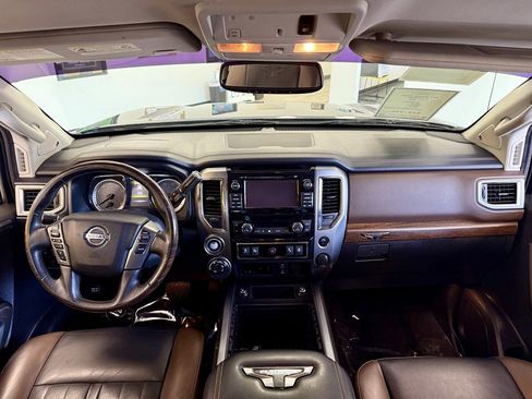 Used 2018 Nissan Titan Platinum Reserve w/ Platinum Utility Package image 10