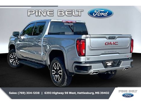 Used 2024 GMC Sierra 1500 AT4 w/ Technology Package AWD/4WD image 2