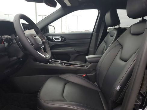 New 2026 Jeep Compass Limited image 18