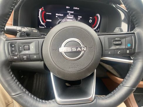 Used 2023 Nissan Pathfinder Platinum FWD image 14