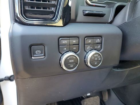 Used 2022 GMC Sierra 1500 AT4 w/ AT4 Premium Package AWD/4WD image 19