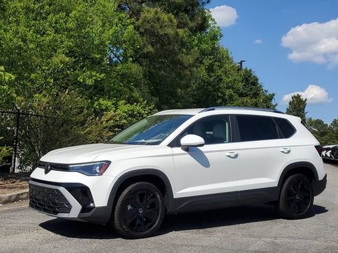 New 2026 Volkswagen Taos SE FWD image 31