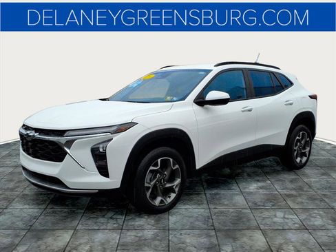 Certified 2024 Chevrolet Trax LT w/ Driver Confidence Package image 8