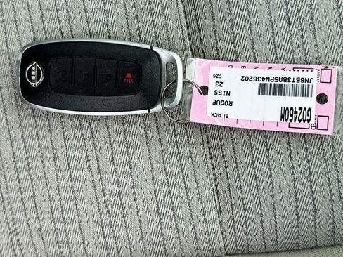 Used 2023 Nissan Rogue SV image 37