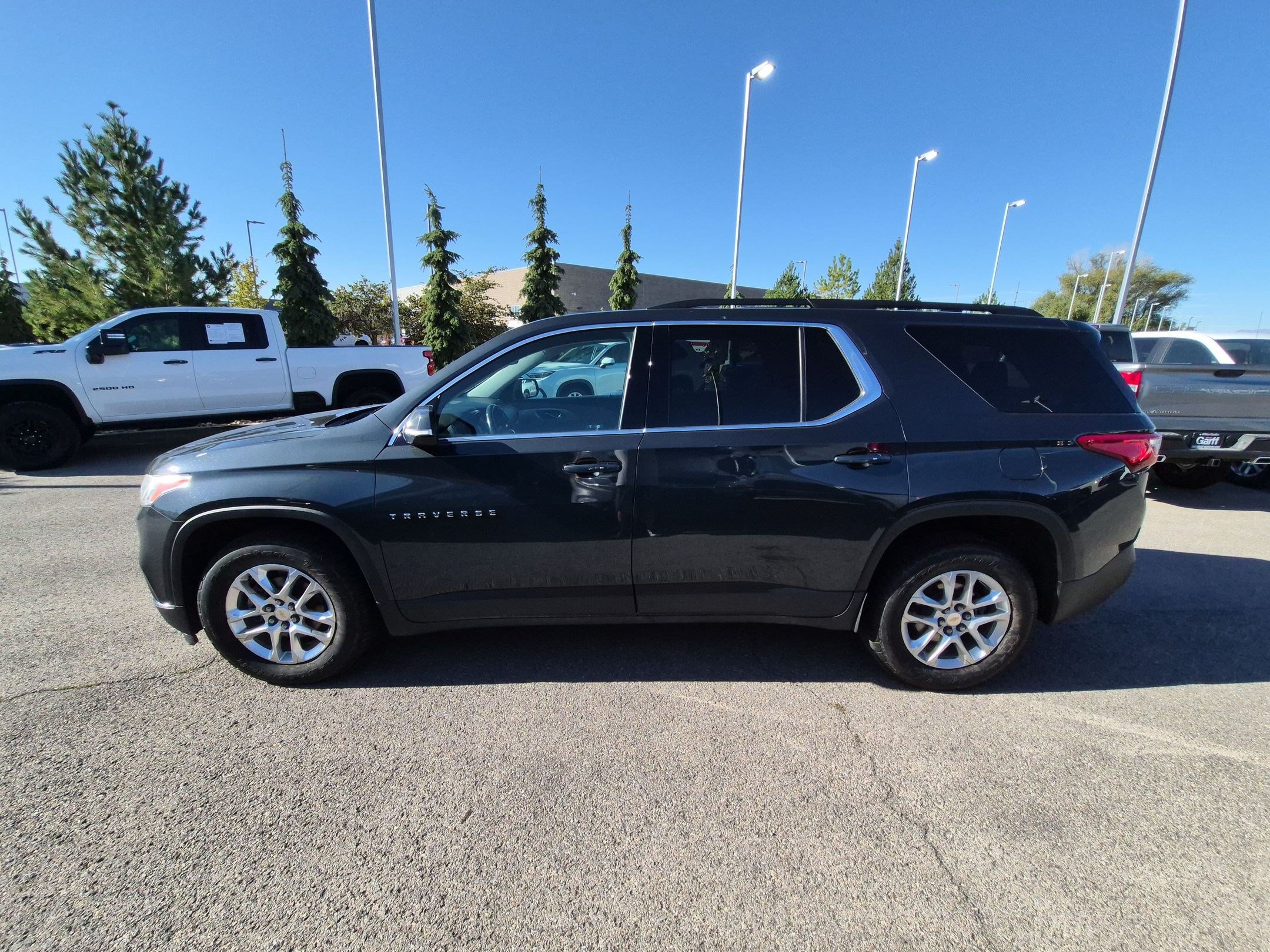Used 2019 Chevrolet Traverse LT w/ LPO, Black Accent Package AWD/4WD image 7