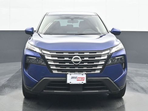 Used 2023 Nissan Rogue SV image 1