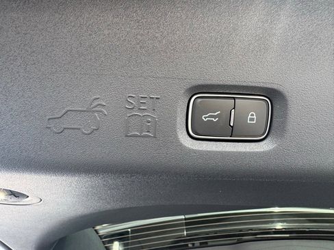 New 2025 Ford Expedition Active image 47