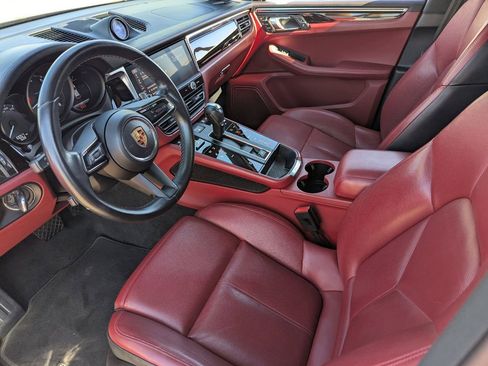 Used 2024 Porsche Macan Premium image 27