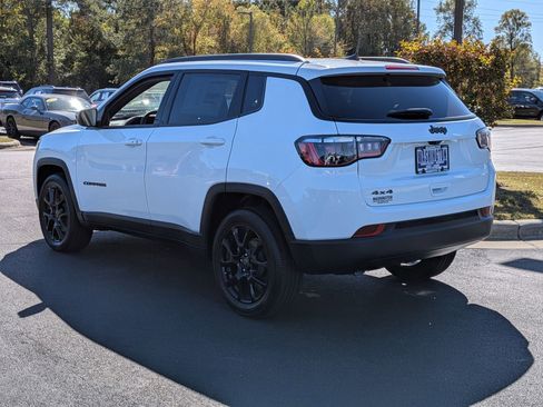 New 2026 Jeep Compass Latitude w/ Sun and Sound Group image 7