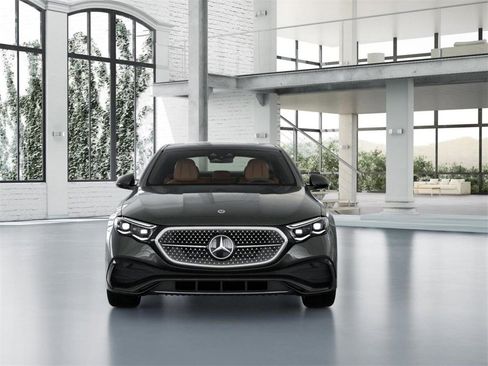New 2026 Mercedes-Benz E 450 4MATIC Sedan image 7
