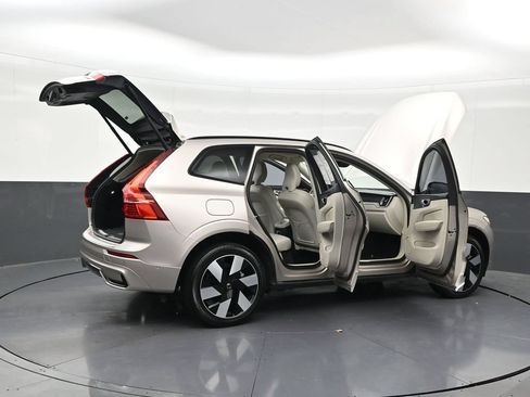 Used 2025 Volvo XC60 T8 Plus w/ Protection Package Premier AWD/4WD image 26