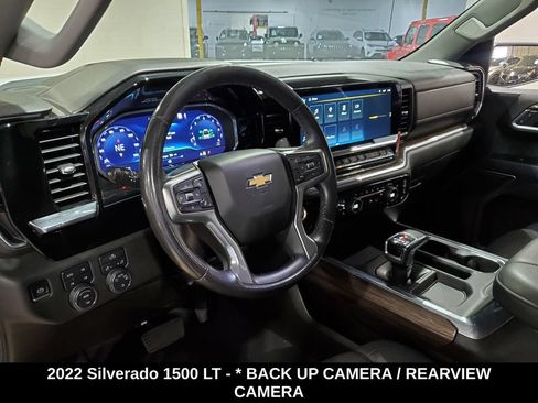 Used 2022 Chevrolet Silverado 1500 LT w/ Z71 Off-Road Package AWD/4WD image 7