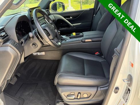 Used 2024 Lexus LX 600 4WD w/ Appearance Package image 31