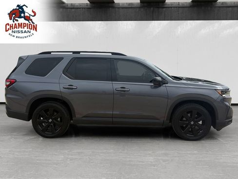 Used 2025 Honda Pilot Black Edition image 6