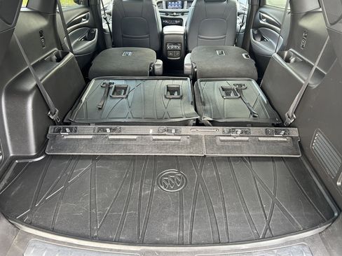 Used 2023 Buick Enclave Premium image 22