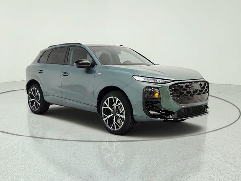 New 2026 Audi Q3 quattro 2.0T AWD/4WD image 3