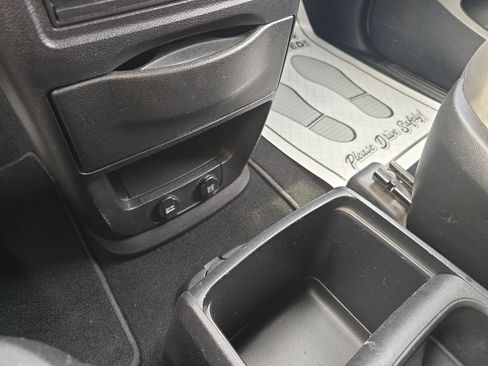 Used 2019 Dodge Grand Caravan SE image 33