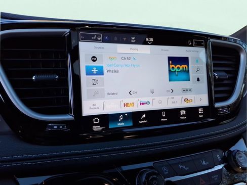 New 2026 Chrysler Pacifica Select w/ S Appearance Package AWD/4WD image 23