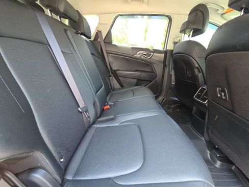 Used 2023 Kia Sportage EX FWD image 11