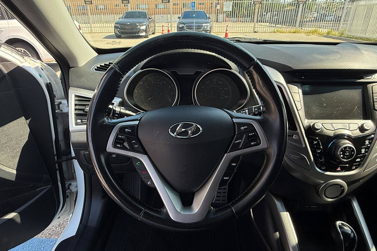Used 2015 Hyundai Veloster w/ Option Group 02 FWD image 10