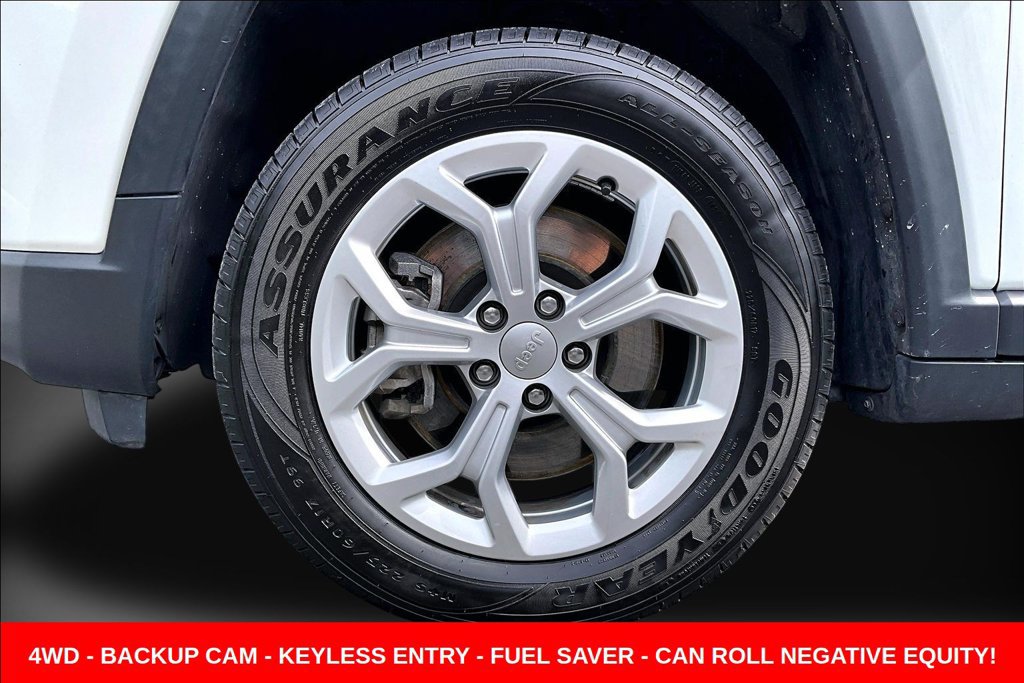 Used 2024 Jeep Compass Latitude AWD/4WD image 32