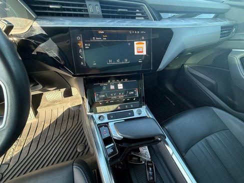 Used 2023 Audi e-tron Premium w/ Convenience Plus Package image 16