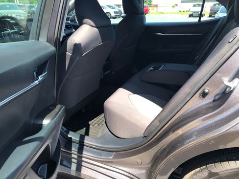 Used 2022 Toyota Camry LE AWD/4WD image 24