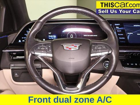 Used 2023 Cadillac Escalade Premium Luxury image 17