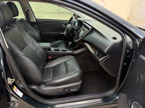 Used 2015 Toyota Avalon Limited w/ Technology Package FWD image 16