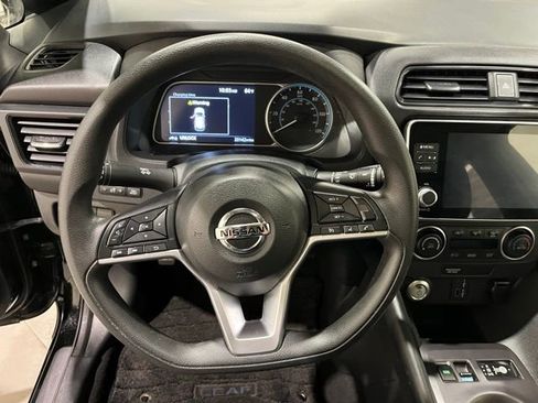 Used 2022 Nissan Leaf S image 21