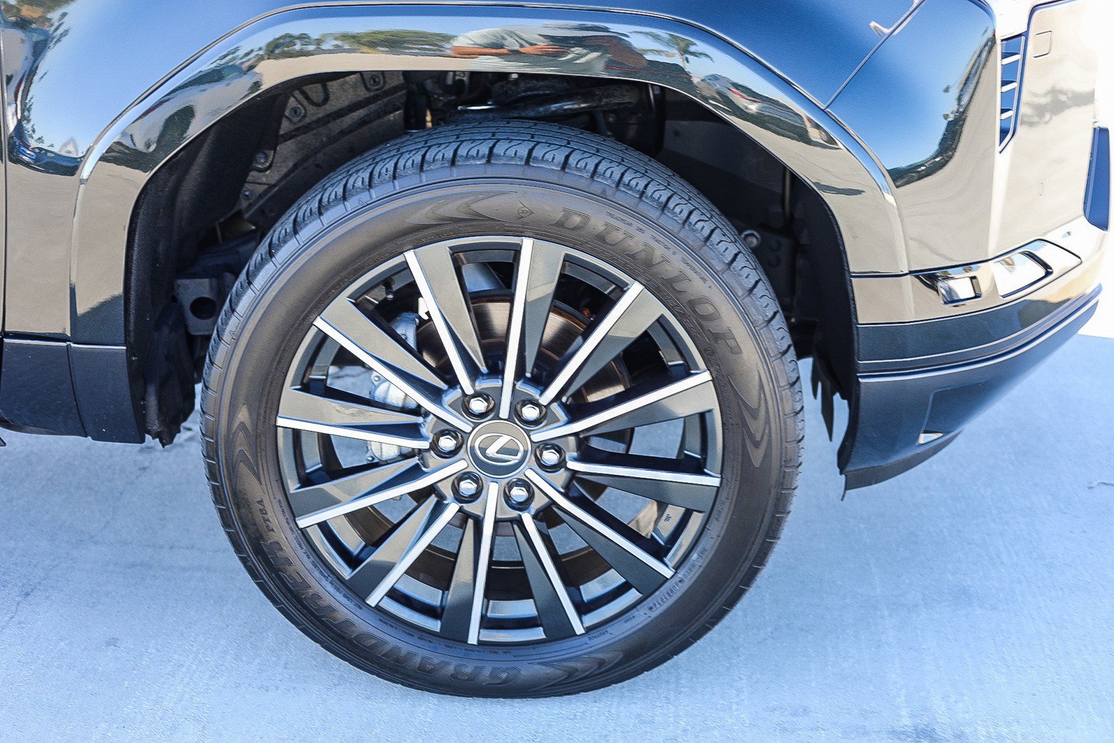 Used 2024 Lexus GX 550 w/ Cold Area Package AWD/4WD image 10