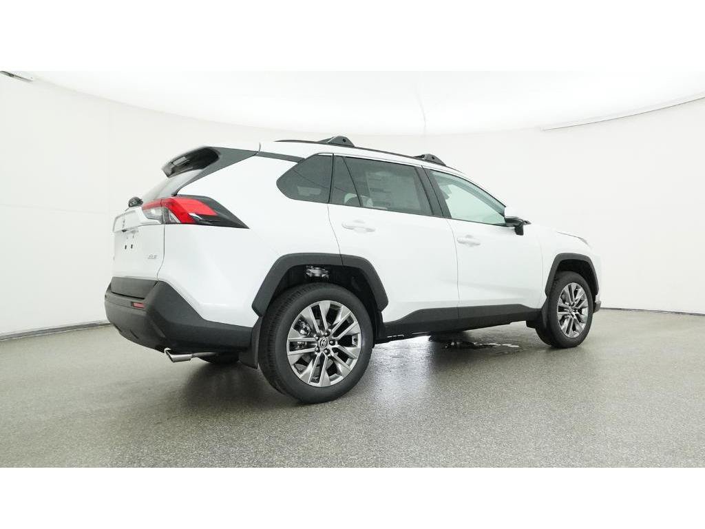 Used 2025 Toyota RAV4 XLE Premium FWD image 31
