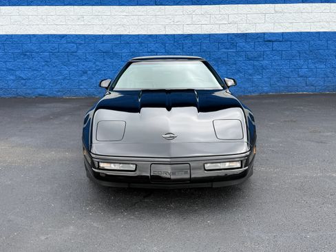 Used 1993 Chevrolet Corvette Coupe RWD image 4