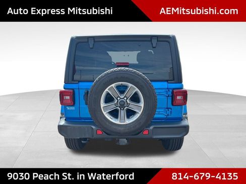 Used 2022 Jeep Wrangler Unlimited Sahara w/ LED Lighting Group AWD/4WD image 6