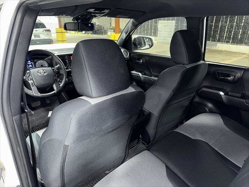 Certified 2023 Toyota Tacoma TRD Off-Road image 28