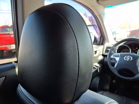 Used 2013 Toyota Highlander SE image 13