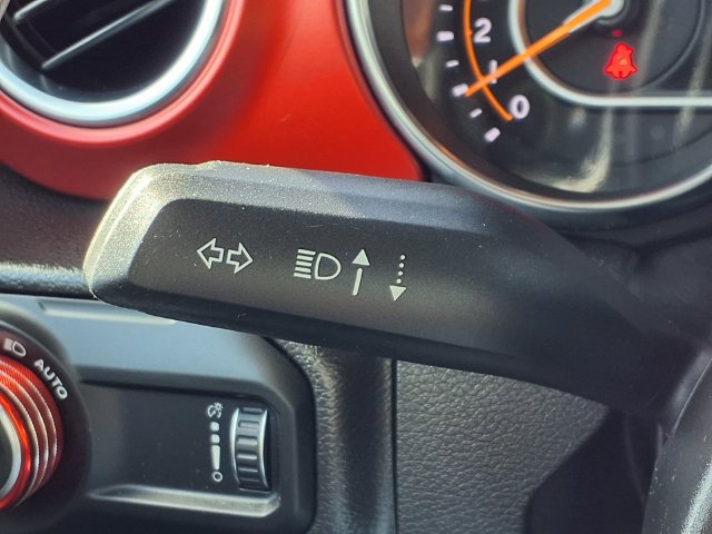 Used 2023 Jeep Wrangler Unlimited Rubicon AWD/4WD image 17