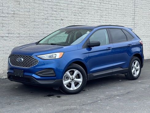Certified 2024 Ford Edge SE image 2