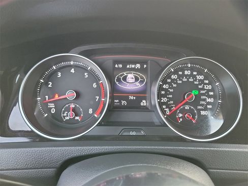 Used 2019 Volkswagen GTI SE image 7