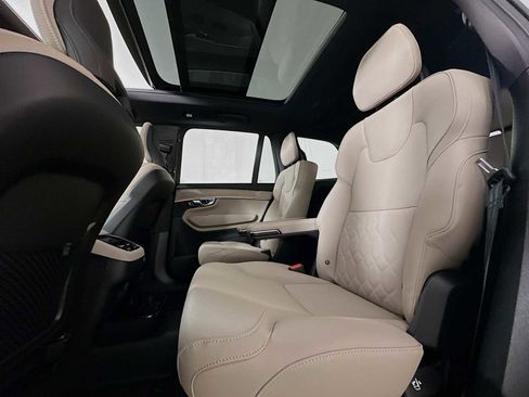 New 2026 Volvo XC90 B5 Plus image 22