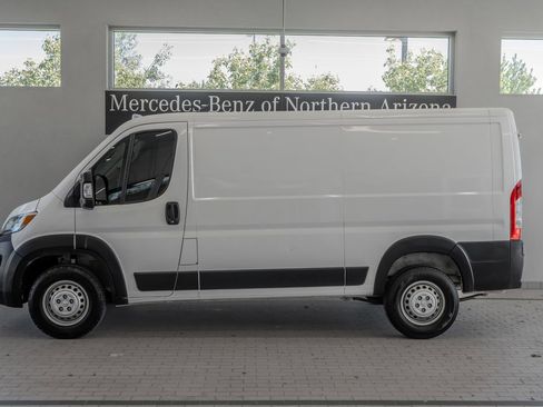 Used 2025 RAM ProMaster 2500 w/ Convenience Group FWD image 2