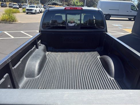 Used 2017 Nissan Frontier SV RWD image 7
