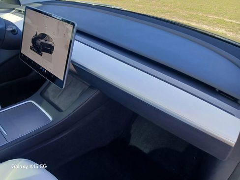 Used 2023 Tesla Model 3 Standard Range image 17