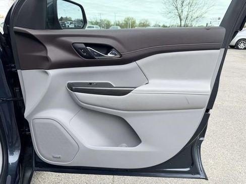 Used 2019 GMC Acadia SLT image 8