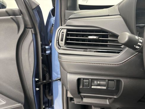 Used 2025 Subaru Forester Touring AWD/4WD image 31