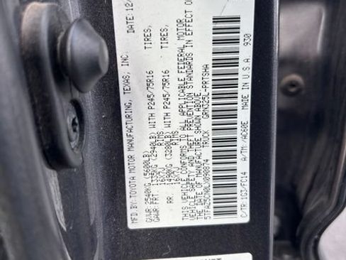 Used 2020 Toyota Tacoma SR5 RWD image 9